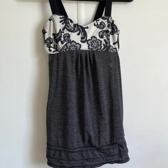 Lululemon Tanktop 💓 - Picture 1 of 4